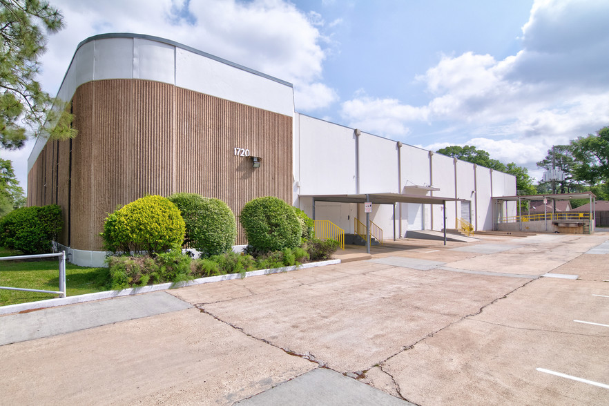 1720 Townhurst Dr, Houston, TX for lease - Building Photo - Image 1 of 13