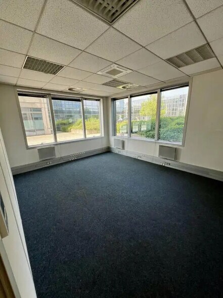 Office in Villepinte for sale - Interior Photo - Image 3 of 7