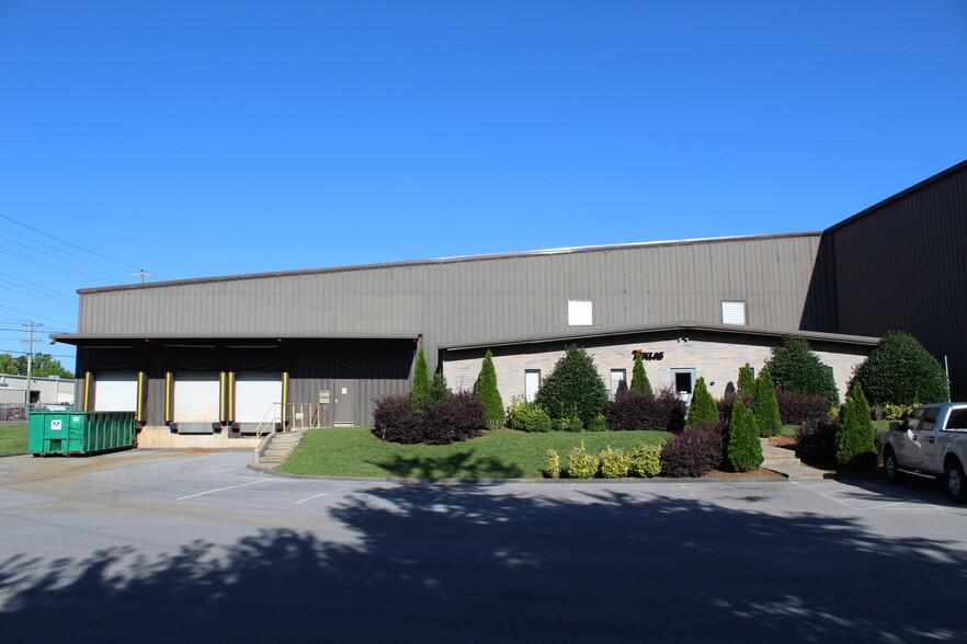 320 S Industrial Blvd, Calhoun, GA for lease - Building Photo - Image 1 of 8