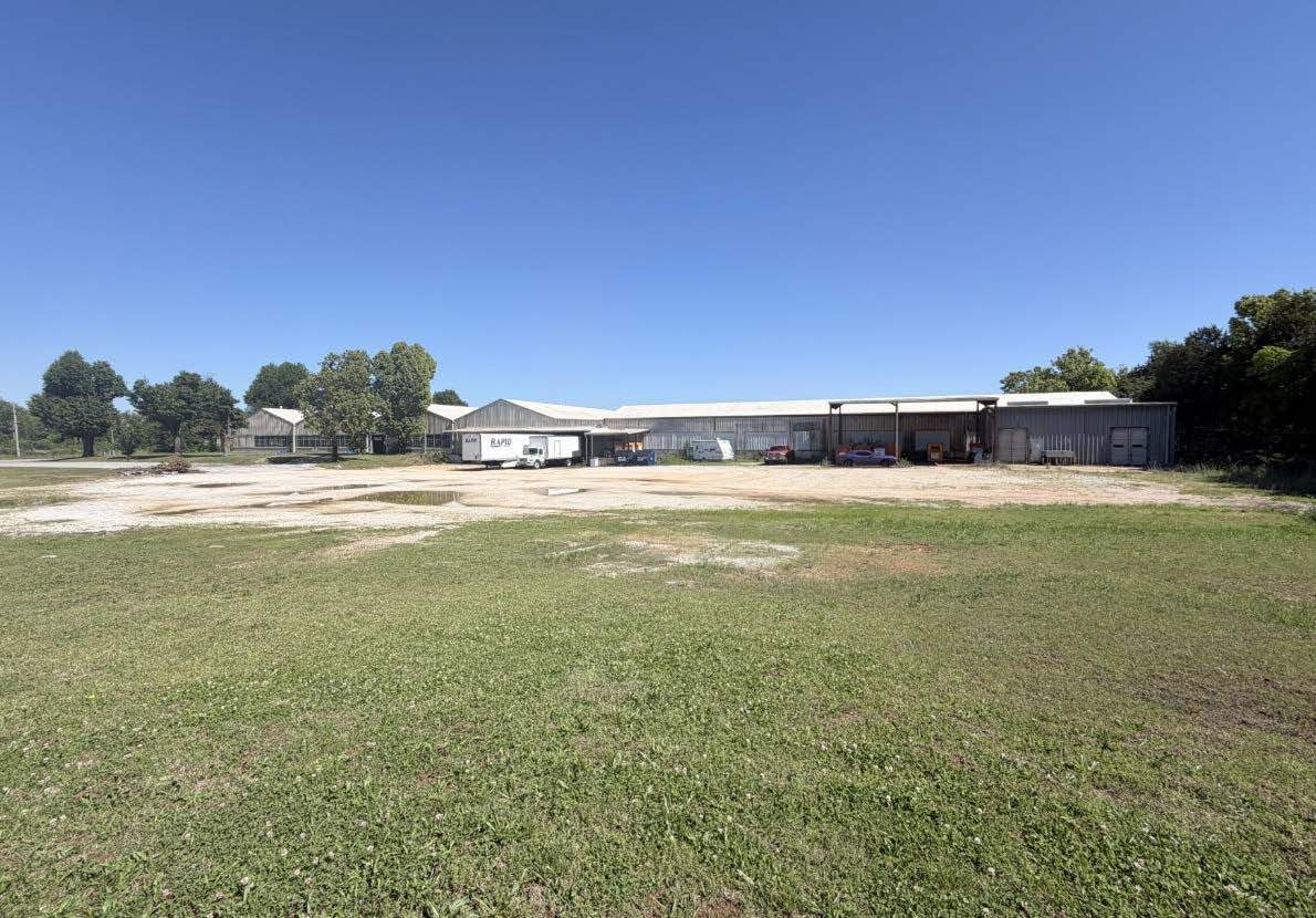 2111B S 8th St, Rogers, AR for lease Building Photo- Image 1 of 4