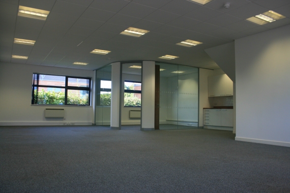 A1-A3 Endeavour Pl, Farnham for lease - Building Photo - Image 2 of 3