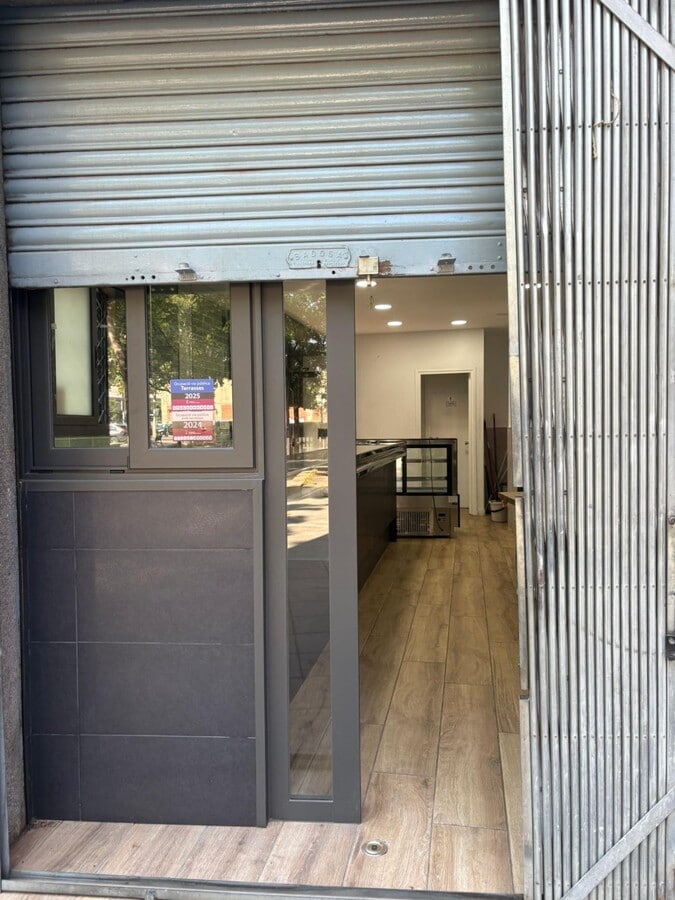 Sant Adrià de Besòs, BAR 08930 -  -  - Interior Photo - Image 1 of 5