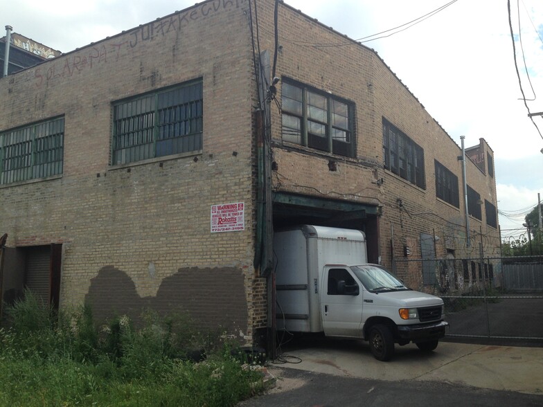 2106 S Kedzie Ave, Chicago, IL for lease - Building Photo - Image 3 of 9