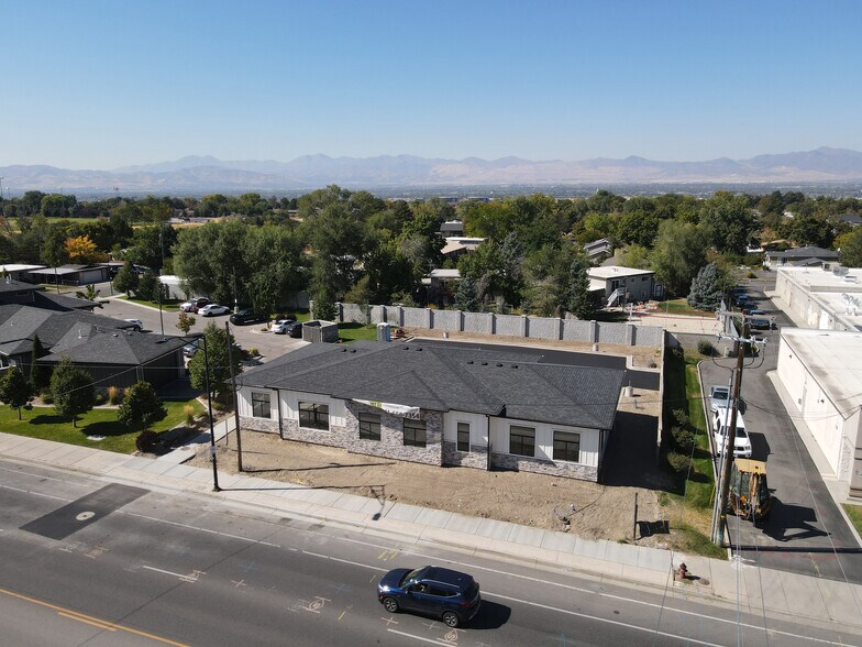 9872 S 700 E, Sandy, UT for lease - Building Photo - Image 2 of 4