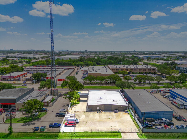 9818 S Wilcrest Dr, Houston, TX for lease - Building Photo - Image 3 of 50