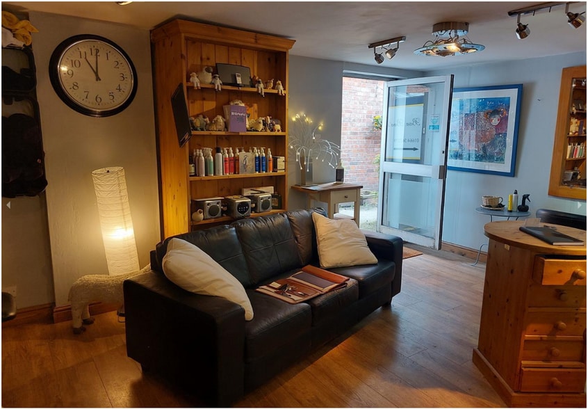 7 Mill St, Melton Mowbray for lease - Interior Photo - Image 2 of 2