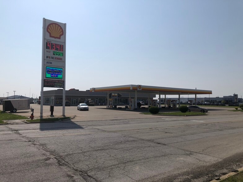 1910 W Reynolds St, Pontiac, IL for lease - Building Photo - Image 3 of 4