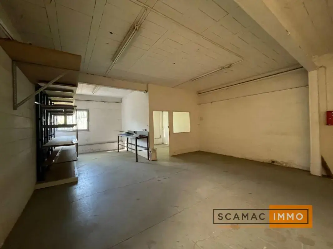 Flex in Chilly-Mazarin for lease Interior Photo- Image 1 of 6