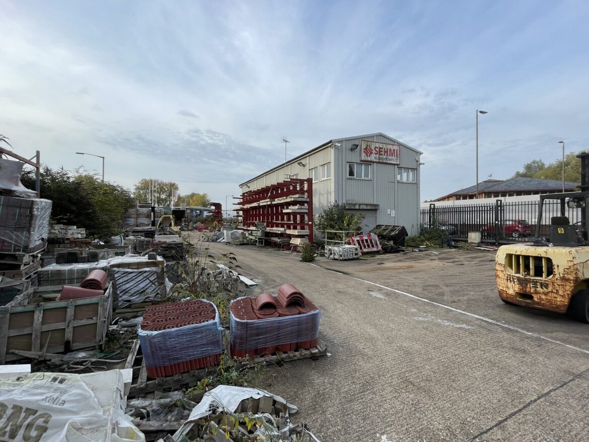 Rose Kiln Ln, Reading for sale Primary Photo- Image 1 of 1