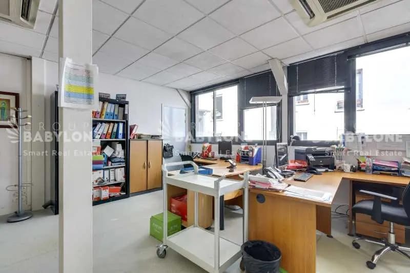 Office in Paris for lease - Building Photo - Image 3 of 10