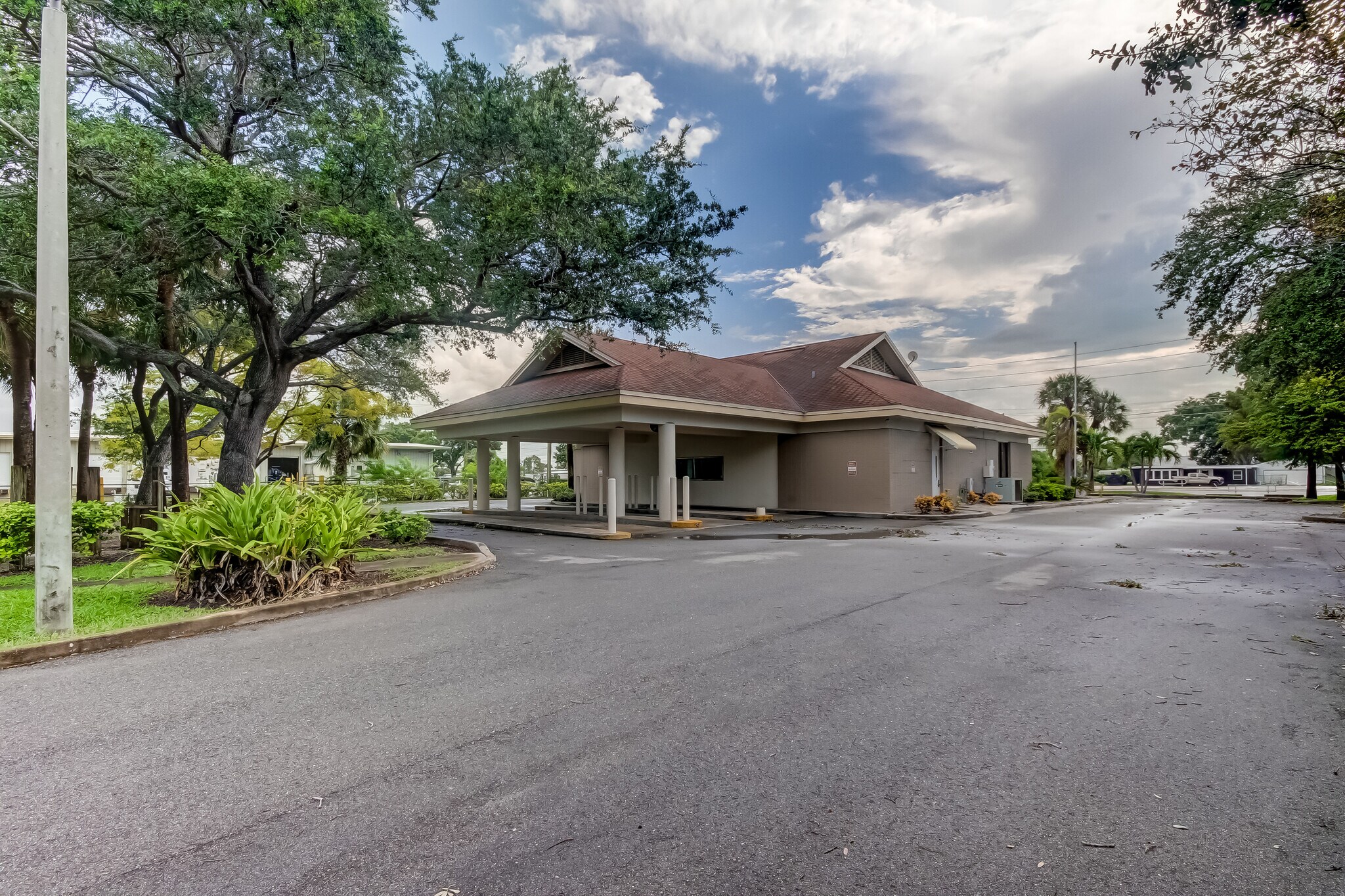 11030 49th St N, Clearwater, FL for sale Primary Photo- Image 1 of 1