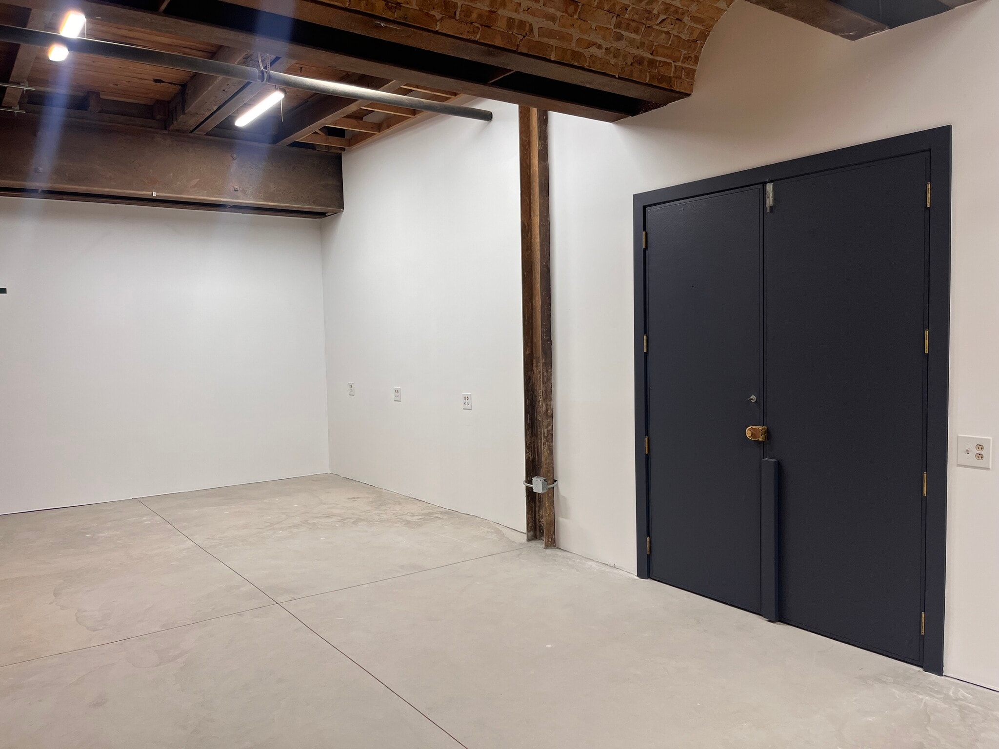 415 N Sangamon St, Chicago, IL for lease Interior Photo- Image 1 of 4