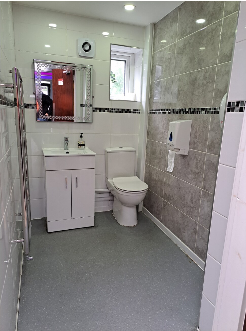 1 Milnrow Rd, Oldham for sale Interior Photo- Image 1 of 1