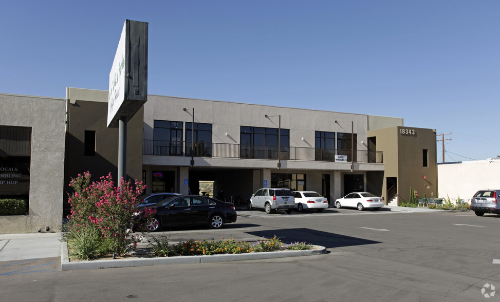 18343 Outer Hwy 18, Apple Valley, CA for lease - Building Photo - Image 1 of 16