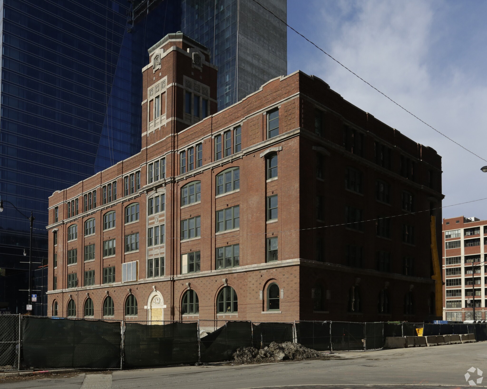 330 E Cermak Rd, Chicago, IL for sale Primary Photo- Image 1 of 1