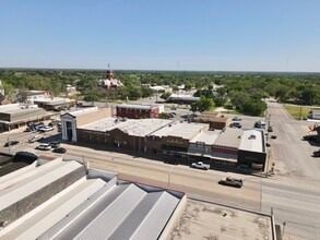 172 W Austin St, Giddings, TX - AERIAL map view