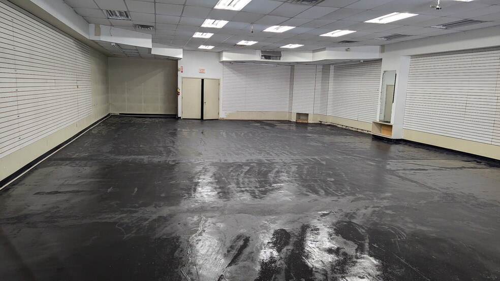 156-160 N Morley Ave, Nogales, AZ for lease - Interior Photo - Image 2 of 12