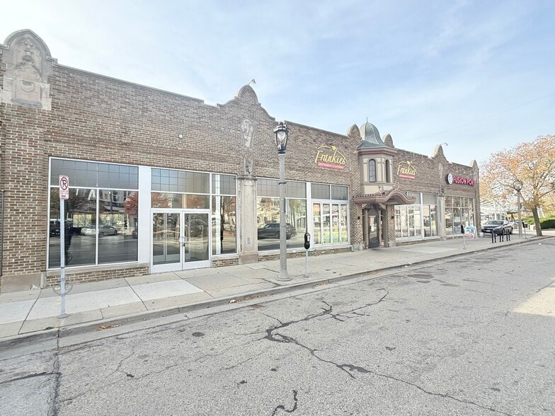 1813-1819 E Kenilworth Pl, Milwaukee, WI for lease - Building Photo - Image 2 of 4