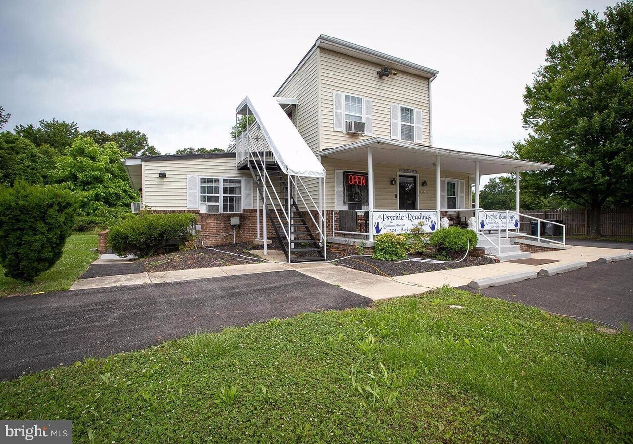 6613 Allentown Rd, Temple Hills, MD 20748