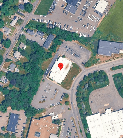 140 Commonwealth Ave, Danvers, MA for lease - Building Photo - Image 2 of 3