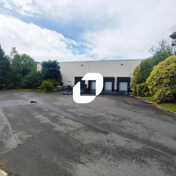 Flex in Créteil for lease - Building Photo - Image 1 of 6