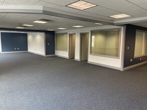 1191-1193 Chestnut St, Newton, MA for lease Interior Photo- Image 1 of 4