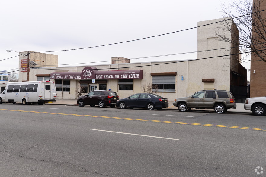 717-727 Broadway, Newark, NJ for lease - Building Photo - Image 1 of 3