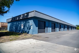 1,500 SF Flex Space in Ocoee - 2 Months Free - Warehouse
