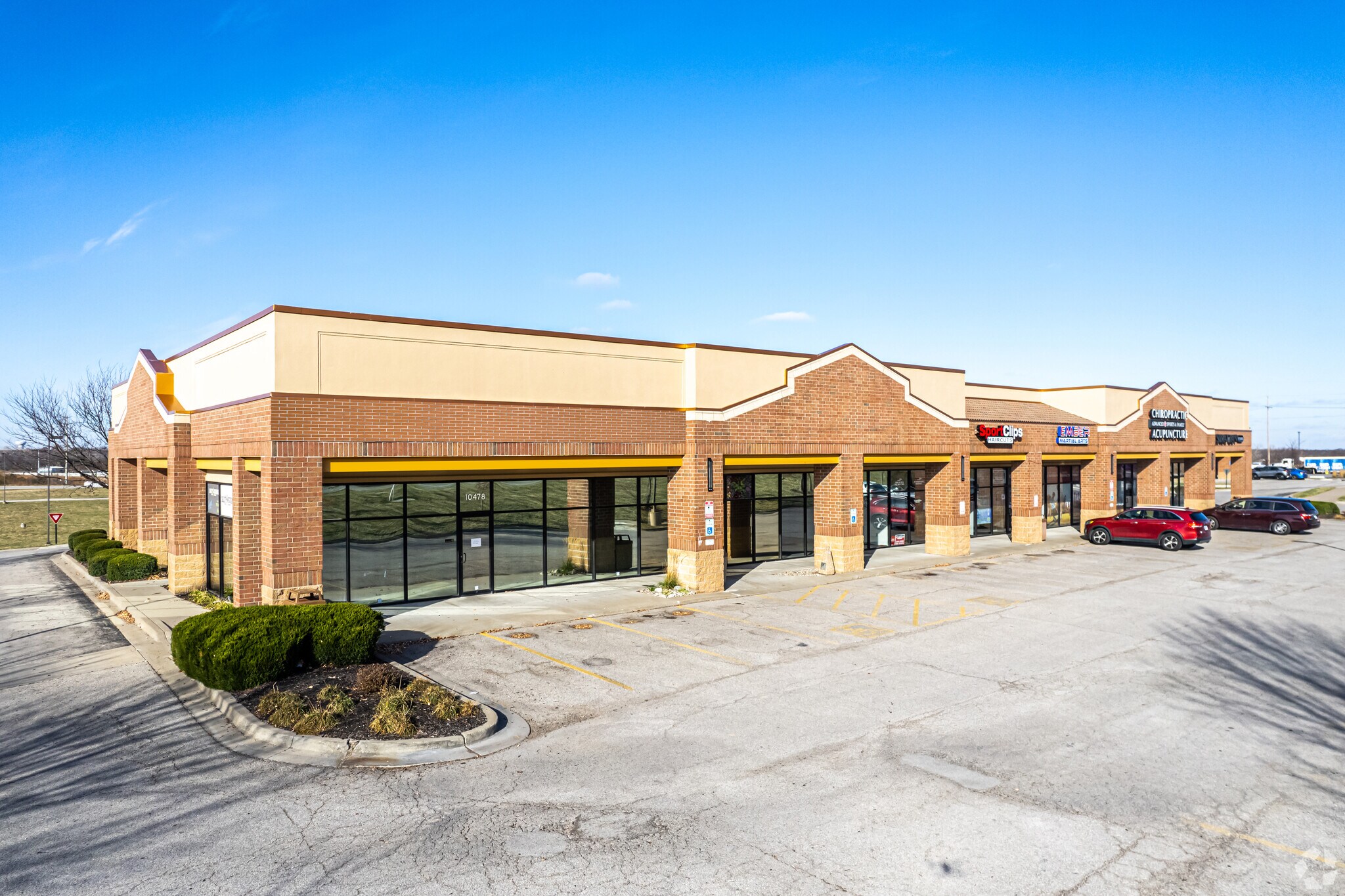 10450-10478 S Ridgeview Rd, Olathe, KS for lease Building Photo- Image 1 of 9