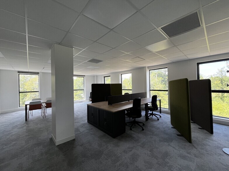Office in Mérignac for lease - Building Photo - Image 2 of 6