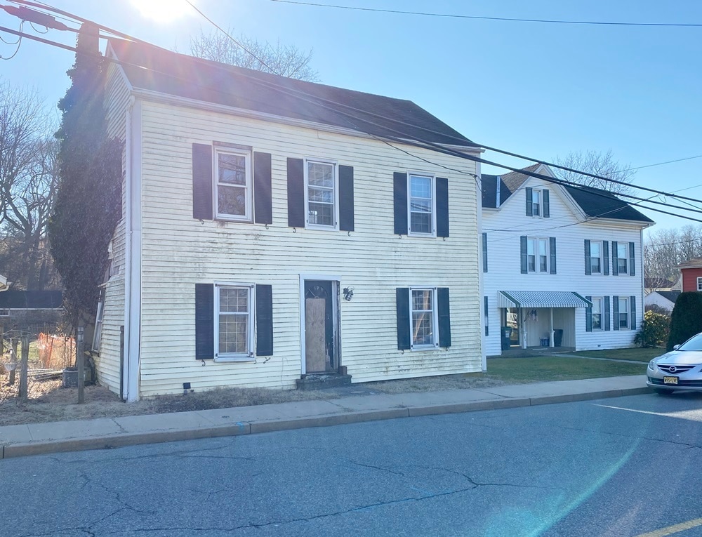 522 N Main St, Stewartsville, NJ 08886