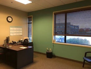 4304 W 24th Ave, Kennewick, WA for lease Interior Photo- Image 2 of 20