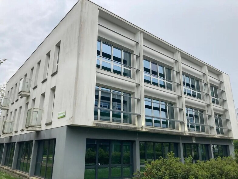 Office in Rennes for lease - Building Photo - Image 3 of 7