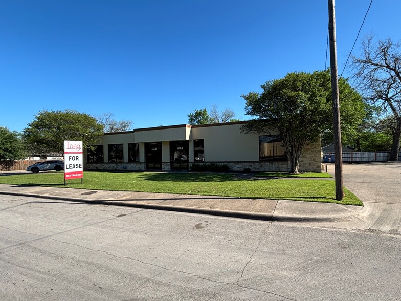 628 Centre St, Dallas, TX for lease - Building Photo - Image 2 of 13