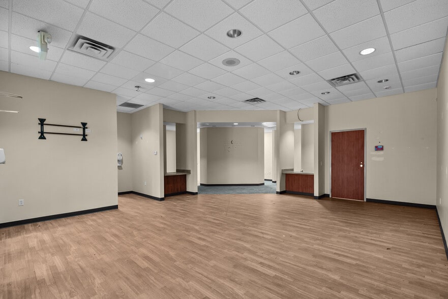 2211 FM 646 Rd W, Dickinson, TX for lease - Building Photo - Image 3 of 5