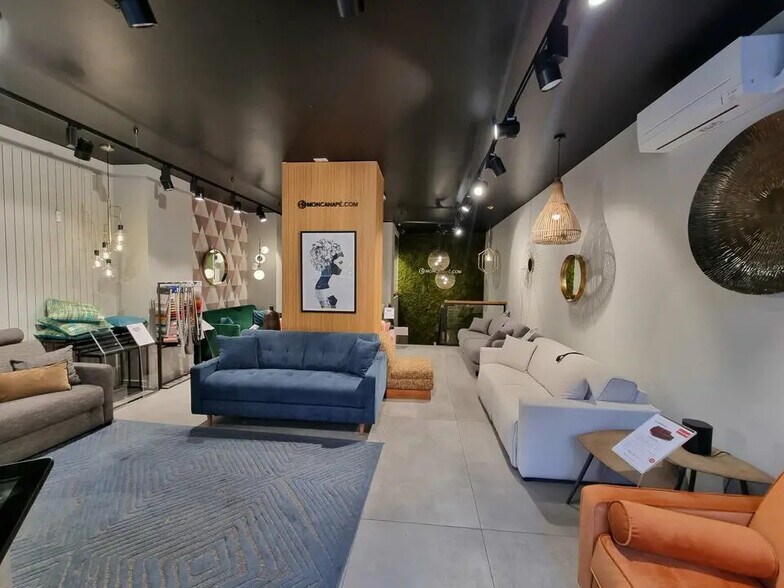 Retail in Paris for lease - Interior Photo - Image 3 of 10