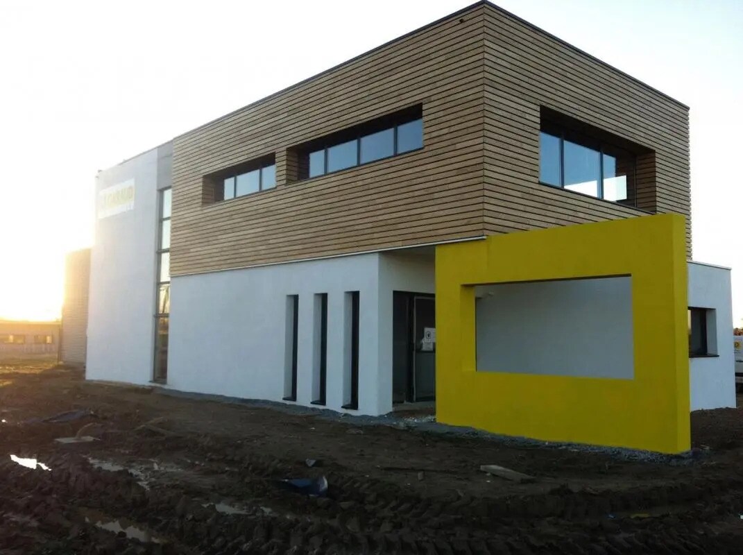 Office in Pontchâteau for lease Building Photo- Image 1 of 15