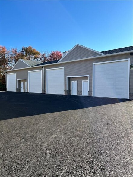 597 South County Trl, Exeter, RI for sale - Primary Photo - Image 1 of 1
