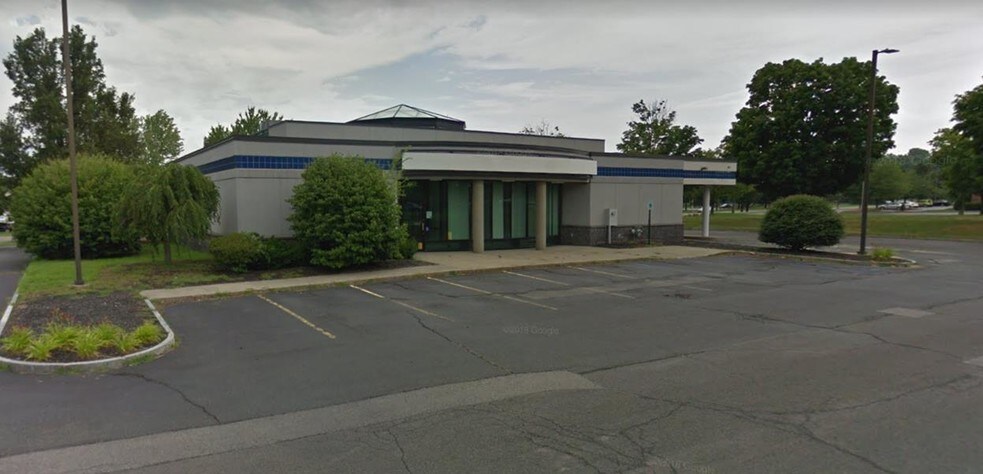 20 Park Ave, Clifton Park, NY for sale - Building Photo - Image 1 of 1