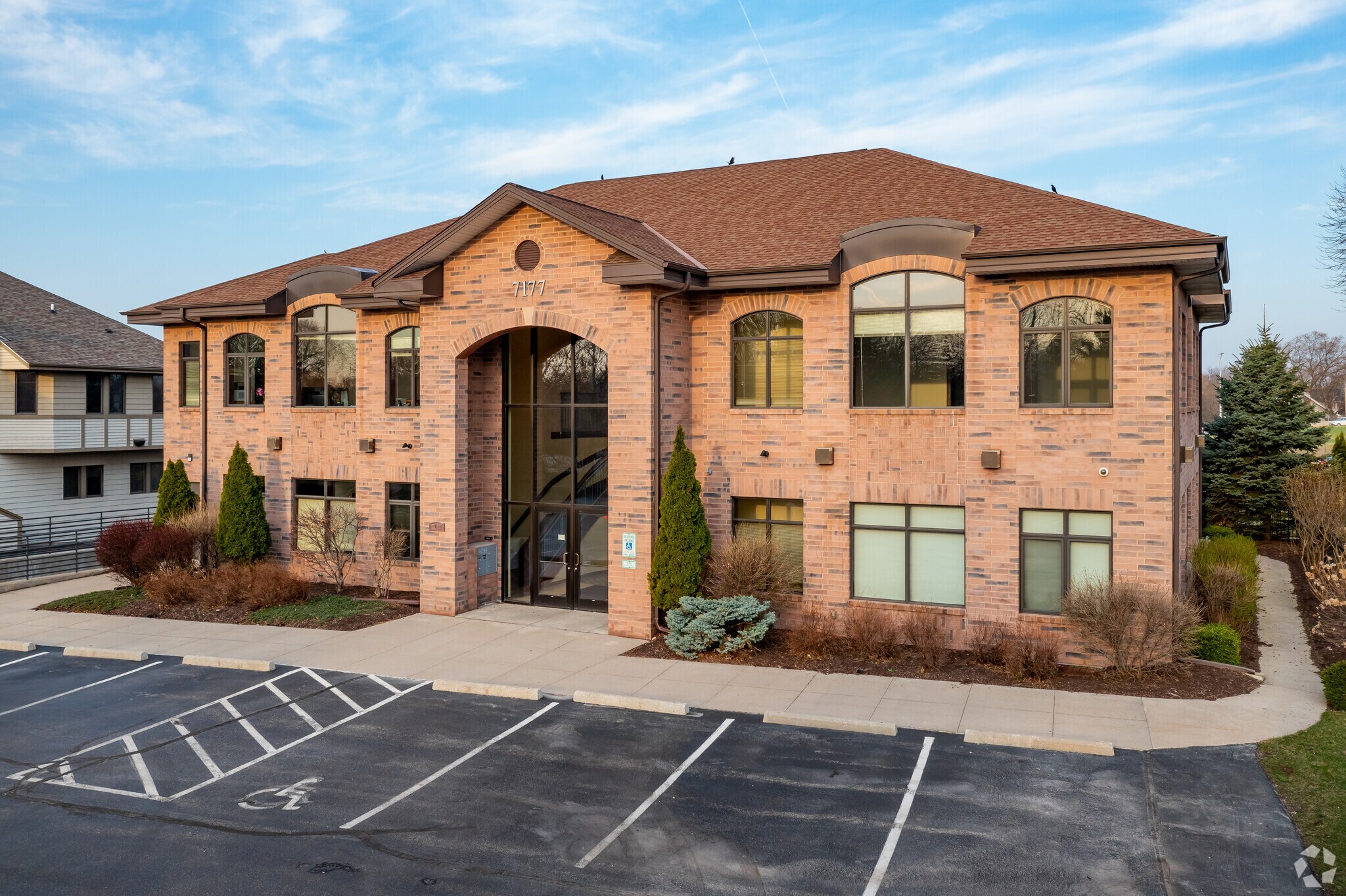 7177 N Port Washington Rd, Glendale, WI for sale Building Photo- Image 1 of 1