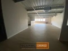 Location Bureaux 400 m² - Photo 1