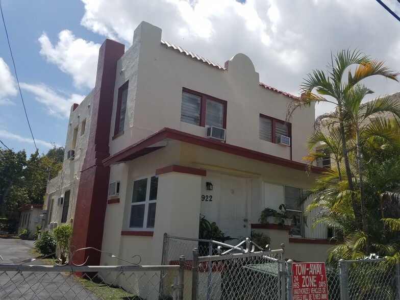 922 NW 2nd St, Miami, FL for sale - Building Photo - Image 1 of 1