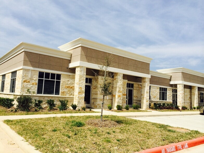 6110 Sienna Ranch Rd, Missouri City, TX for lease - Building Photo - Image 1 of 20