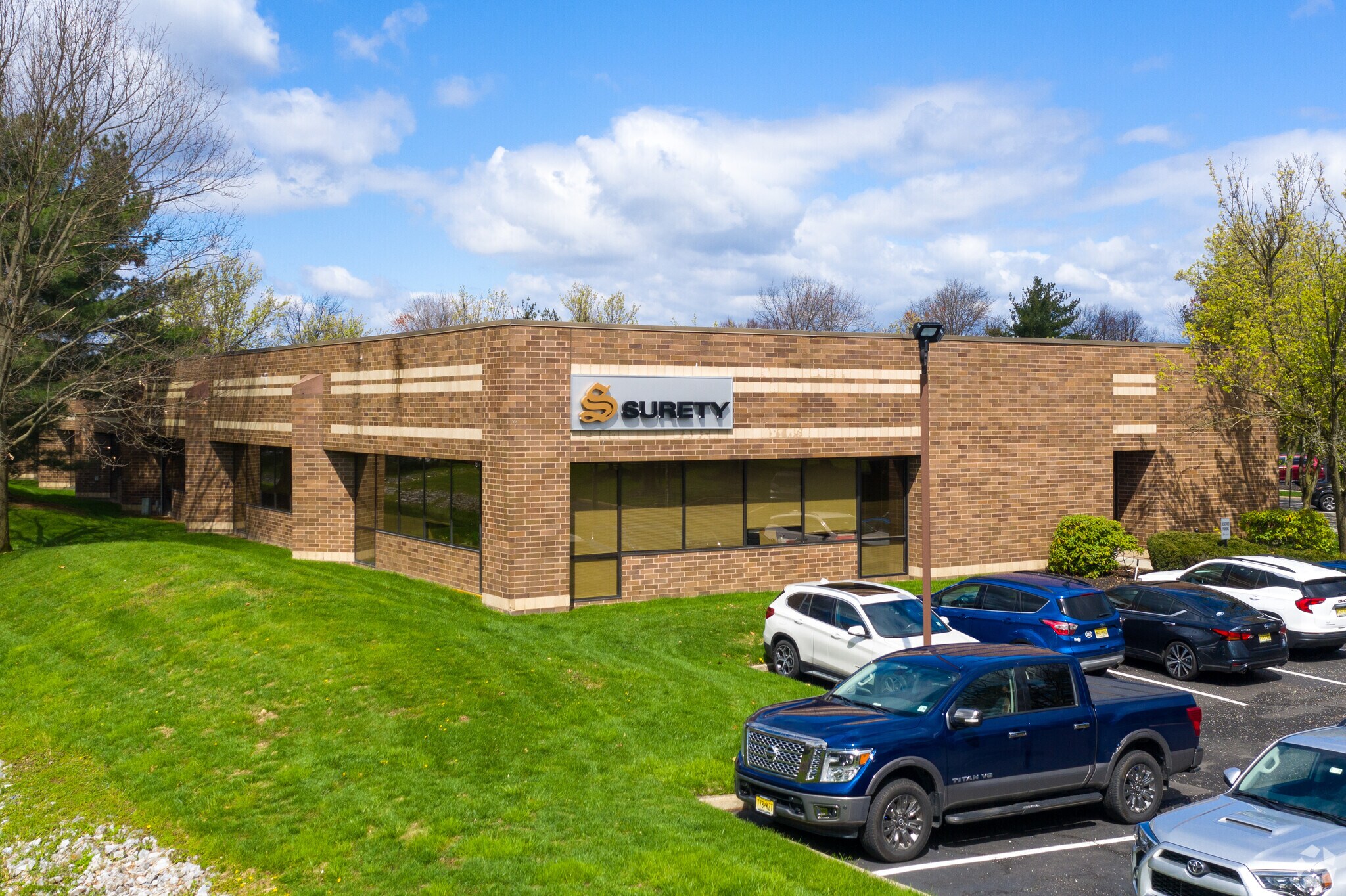 11 Eves Dr, Marlton, NJ for lease Primary Photo- Image 1 of 7