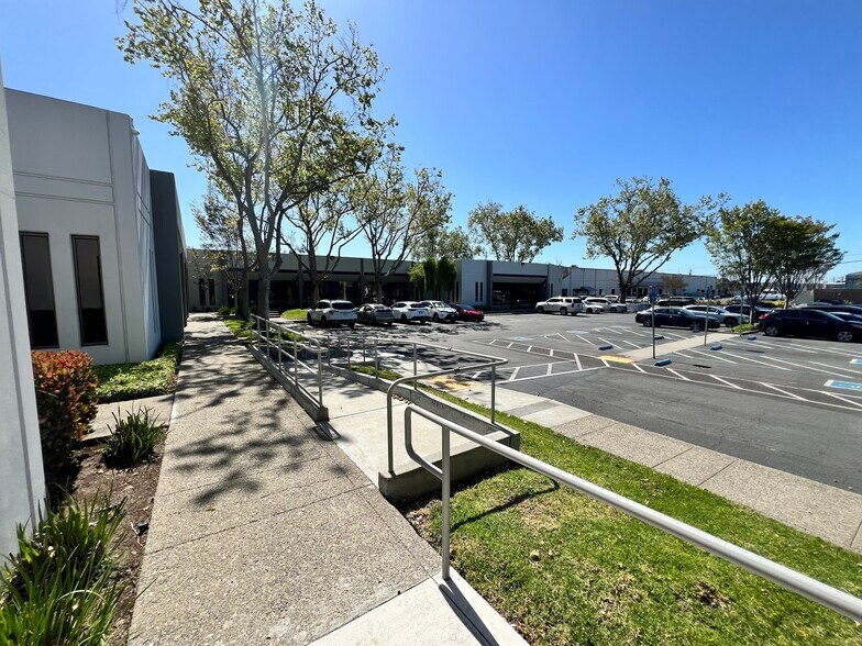 1965-1987 Adams Ave, San Leandro, CA for lease - Building Photo - Image 2 of 6