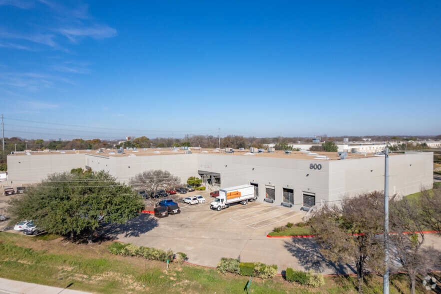 800 Interchange Blvd, Austin, TX for lease - Building Photo - Image 3 of 5