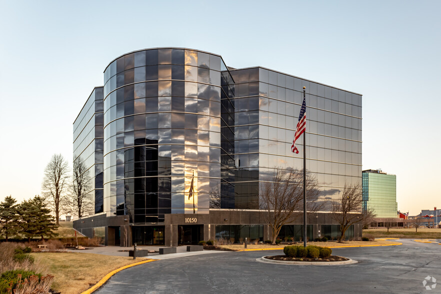 10150 N Ambassador Dr, Kansas City, MO for lease - Primary Photo - Image 1 of 5