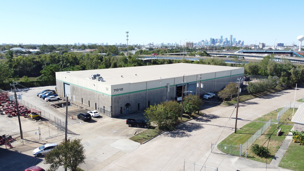 7010 Zoltowski St, Houston, TX for lease - Building Photo - Image 1 of 2