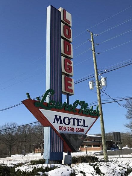 1043 US Highway 206, Bordentown, NJ for sale - Building Photo - Image 1 of 1