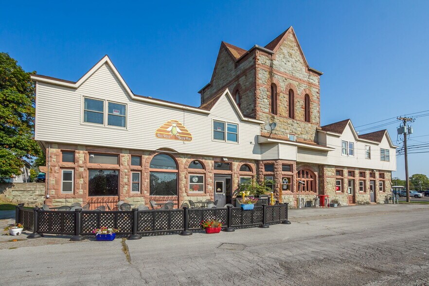 20 Pleasant St, Canandaigua, NY for sale - Building Photo - Image 1 of 1